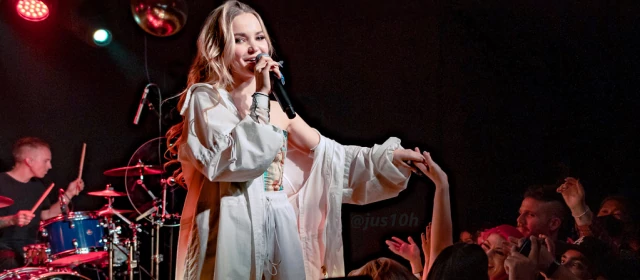 Dove Cameron: Bintang Misterius dari Zodiak Capricorn