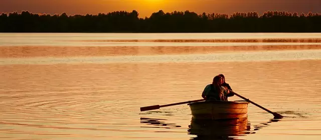 Horoskop tanggal  Minggu 2 November 2025